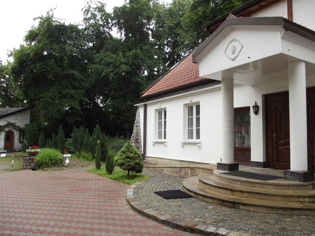Dedek Park - Historyczny Dworek W Pieknym Parku Skaryszewskim Obok Stadionu Narodowego Varsóvia Exterior foto