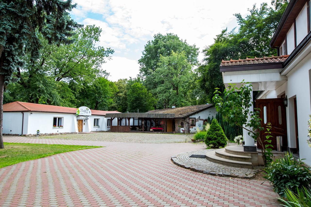 Dedek Park - Historyczny Dworek W Pieknym Parku Skaryszewskim Obok Stadionu Narodowego Varsóvia Exterior foto
